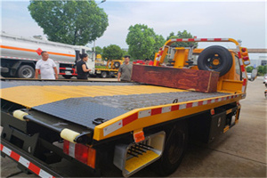 阳山附近拖车电话号码服务